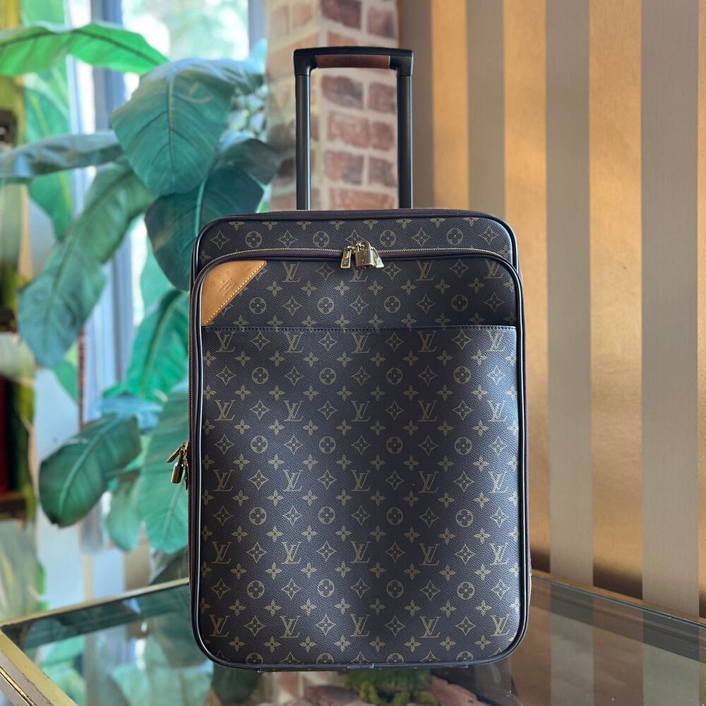 LOUIS VUITTON Monogram Canvas Pegase Rolling Luggage